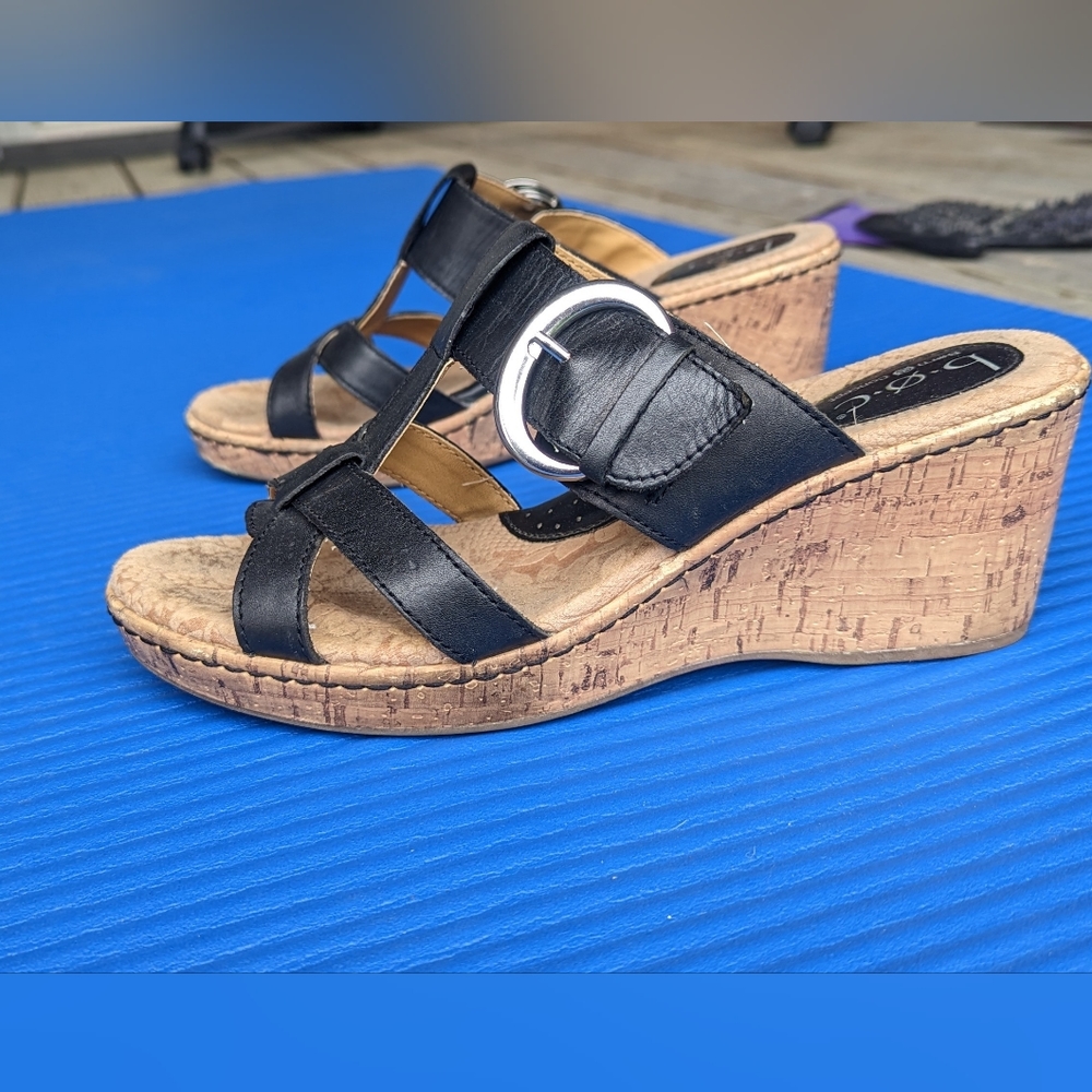Women's wedge sandals size 9